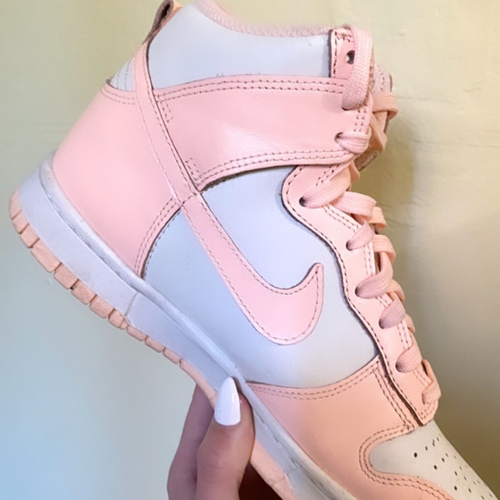 pink nike dunks